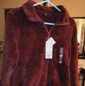 UNIQLO Wine Fluffy Fleece-Size Small